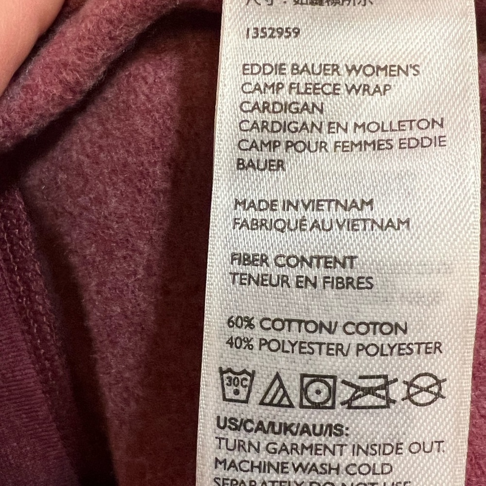Eddie Bauer Women's Cardigan in Burgundy - Picture 3 of 6